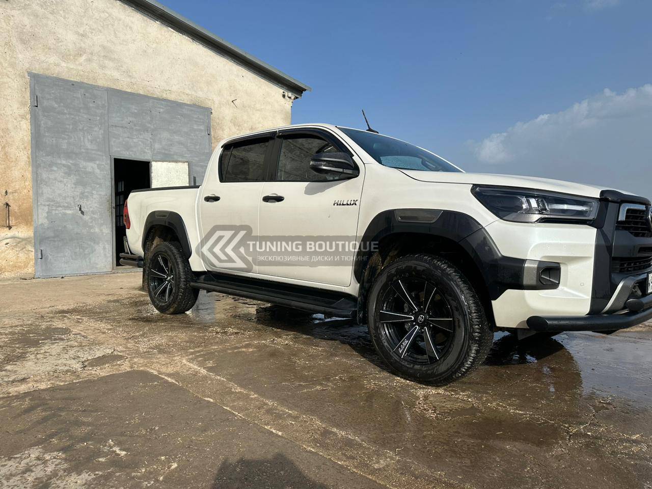 Toyota Hilux на 18" кованых дисках нашего производства фото 2